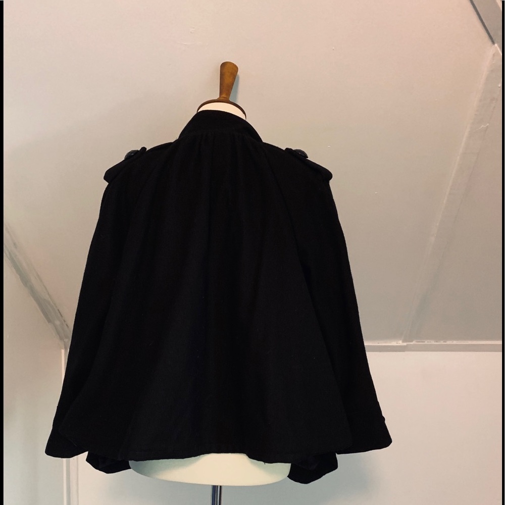 ModCloth Swing Cape Jacket - Picture 6 of 7